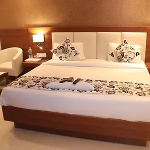 Royal Sky Luxury Near Delhi Airport Hotel